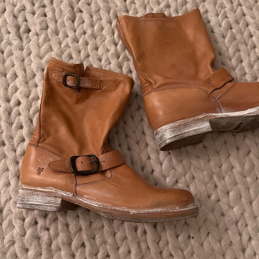 Frye Veronica short leather boot in tan